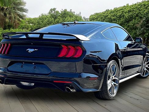 Used 2018 Ford Mustang Coupe image 2