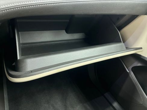 Used 2019 Buick Enclave Essence FWD image 26