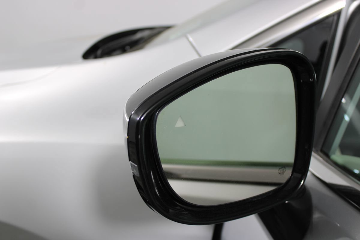 Used 2024 Chrysler Pacifica Touring-L FWD image 8