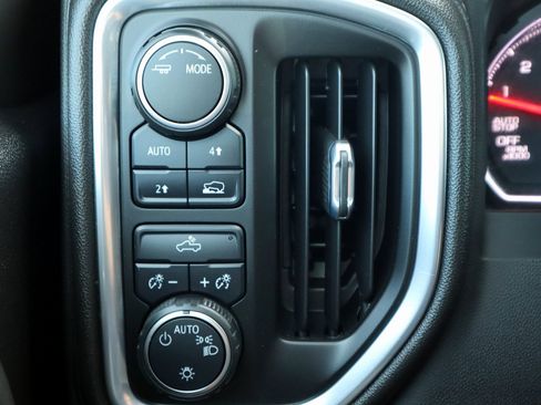 Used 2022 Chevrolet Silverado 1500 LT image 33