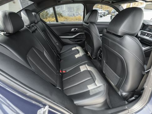 Used 2022 BMW 330i Sedan w/ Premium Package image 38