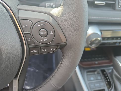 Used 2025 Toyota RAV4 Limited w/ Advanced Technology Package image 19