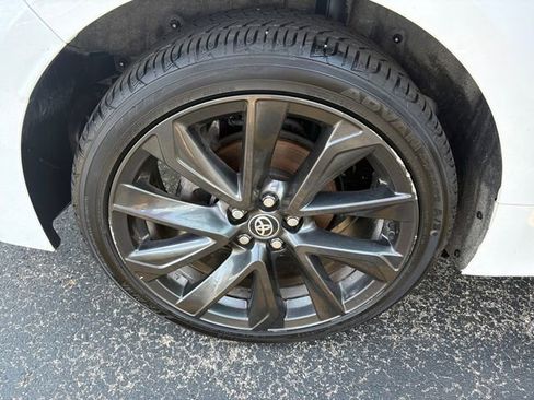 Used 2023 Toyota Corolla SE w/ SE Premium Package image 17