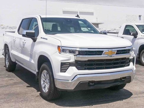 Used 2023 Chevrolet Silverado 1500 LT w/ Work Truck Package AWD/4WD image 3