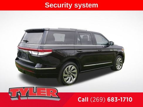 Used 2022 Lincoln Navigator Reserve AWD/4WD image 8