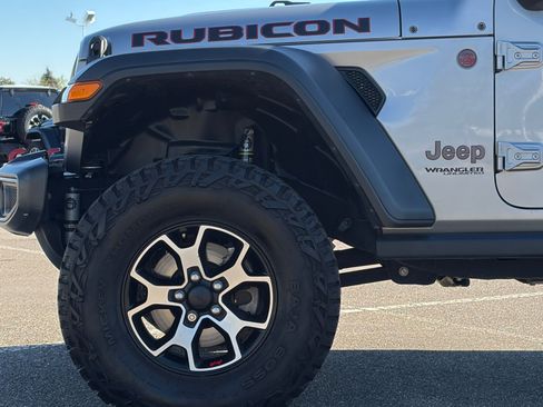 Used 2021 Jeep Wrangler Unlimited Rubicon w/ Cold Weather Group AWD/4WD image 11