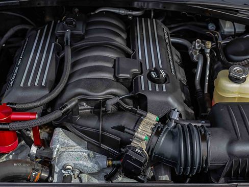 Used 2016 Dodge Challenger R/T Scat Pack w/ Leather Interior Group image 29