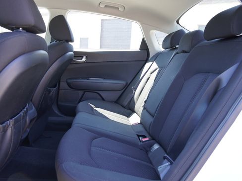 Used 2016 Kia Optima LX w/ LX Convenience Package image 11