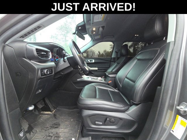 Used 2023 Ford Explorer XLT w/ Equipment Group 202A RWD image 11
