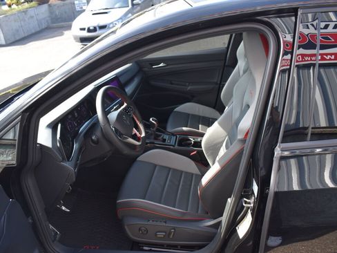 Used 2024 Volkswagen GTI SE FWD image 18