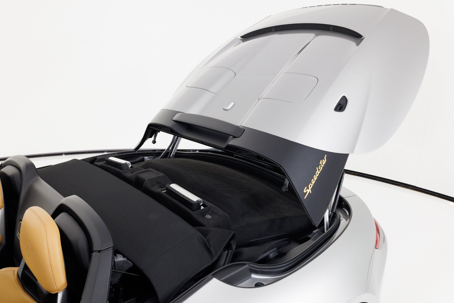 Used 2019 Porsche 911 Speedster RWD image 54