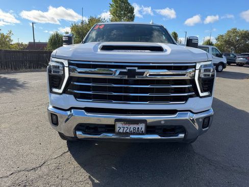 Used 2024 Chevrolet Silverado 2500 LTZ w/ LTZ Premium Package AWD/4WD image 9