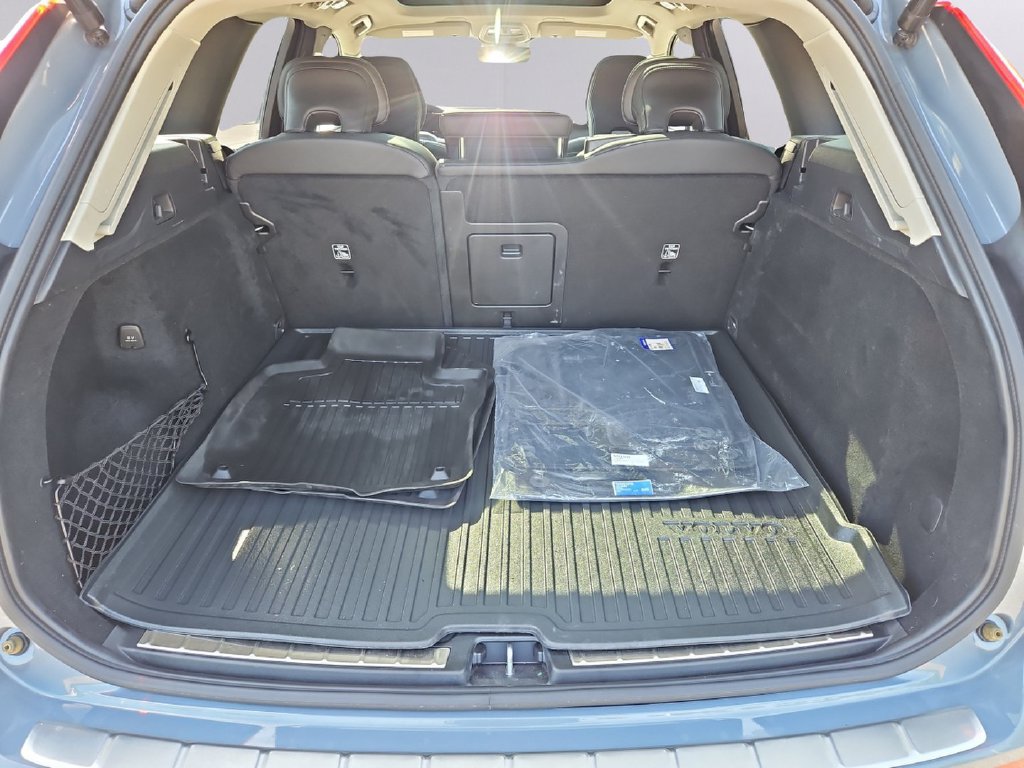 Used 2023 Volvo XC60 B5 Ultimate w/ Climate Package AWD/4WD image 37