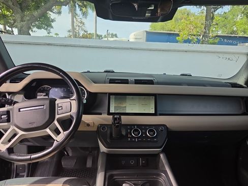 Used 2023 Land Rover Defender 110 X-Dynamic SE AWD/4WD image 10