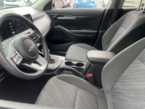 Certified 2024 Kia Seltos LX AWD/4WD image 2