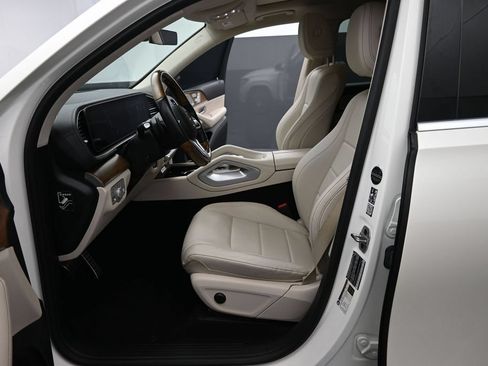 Used 2022 Mercedes-Benz GLS 450 4MATIC image 5