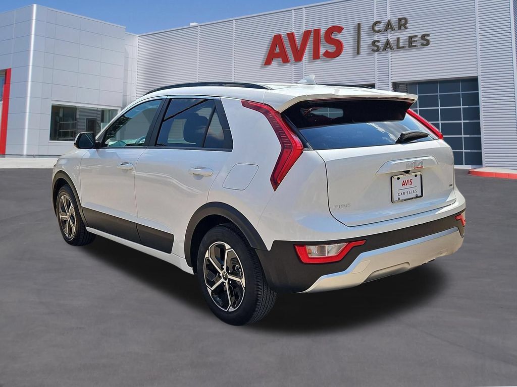 Used 2025 Kia Niro LX FWD image 9