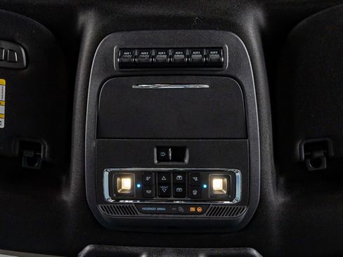 Used 2024 Ford F350 Platinum w/ Tremor Off-Road Package AWD/4WD image 29