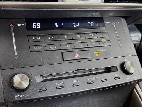 Used 2016 Lexus IS 200t image 23