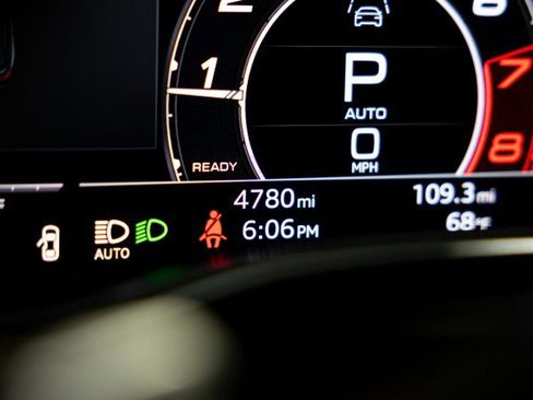 Used 2025 Audi RS 6 performance w/ Black Optic Package image 55