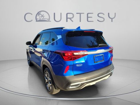 Used 2023 Kia Seltos EX AWD/4WD image 2
