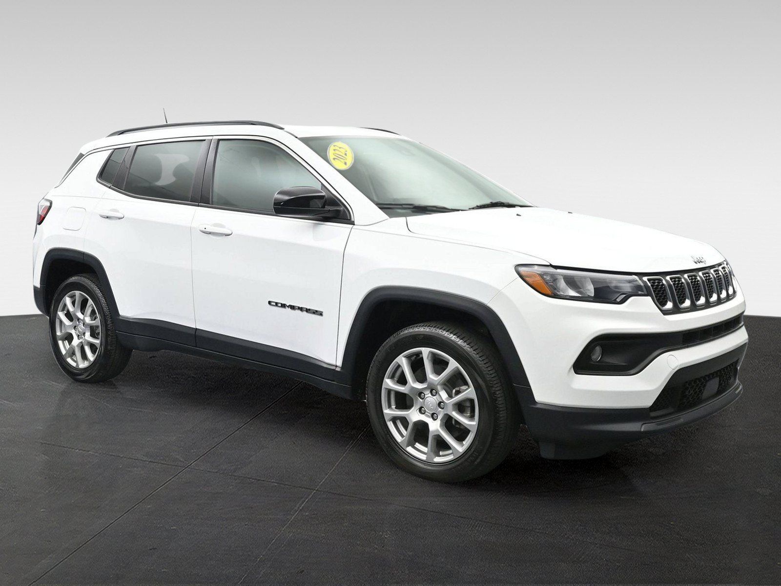 Used 2023 Jeep Compass Latitude AWD/4WD image 6