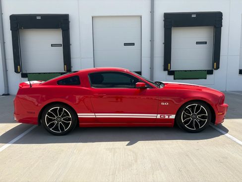 Used 2013 Ford Mustang GT Premium w/ Comfort Pkg RWD image 3