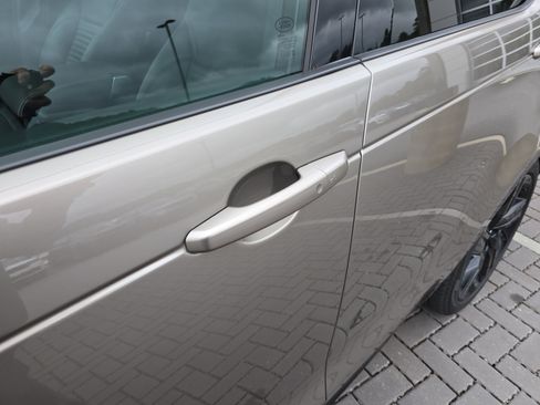 Certified 2025 Land Rover Discovery Dynamic SE image 14