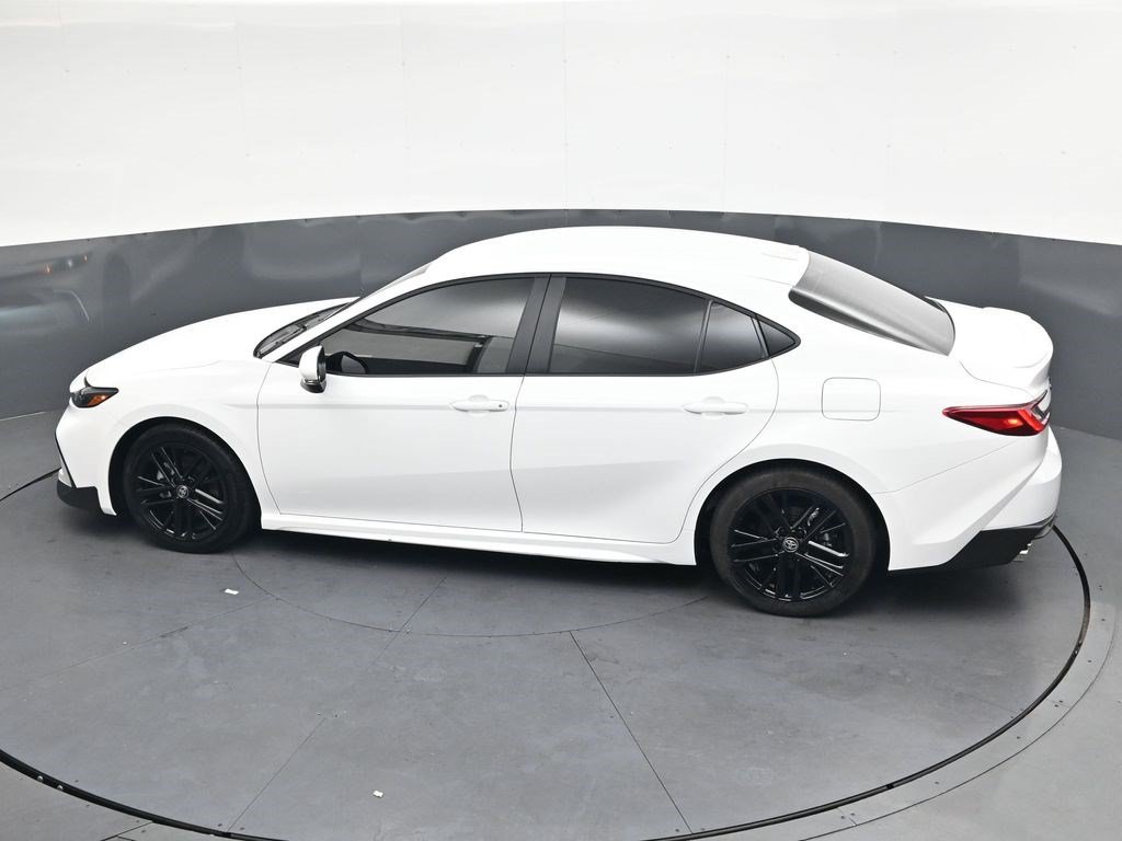 Used 2026 Toyota Camry SE FWD image 26