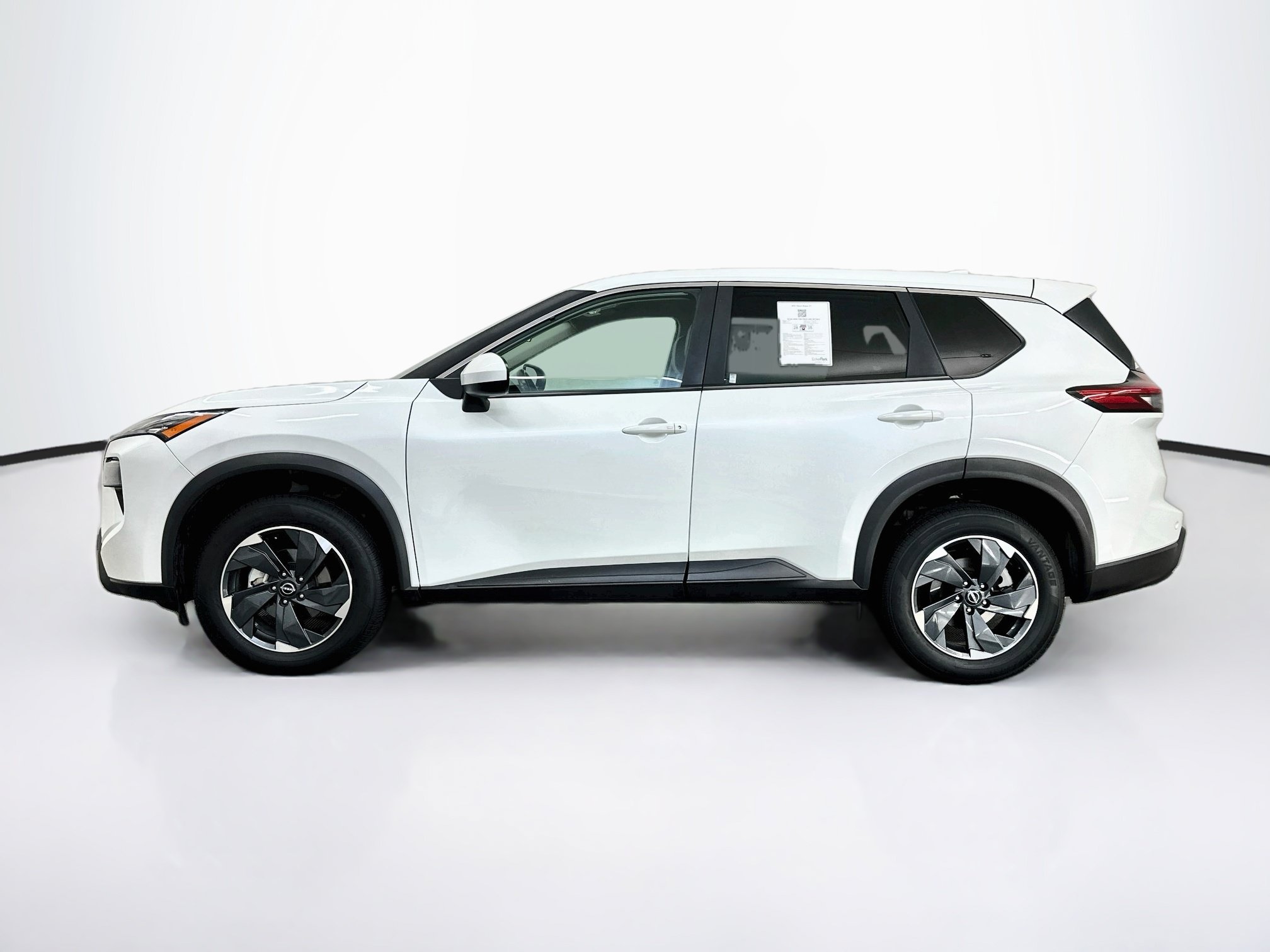 Used 2025 Nissan Rogue SV AWD/4WD image 4