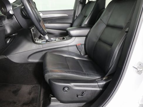 Used 2019 Jeep Grand Cherokee Limited image 12