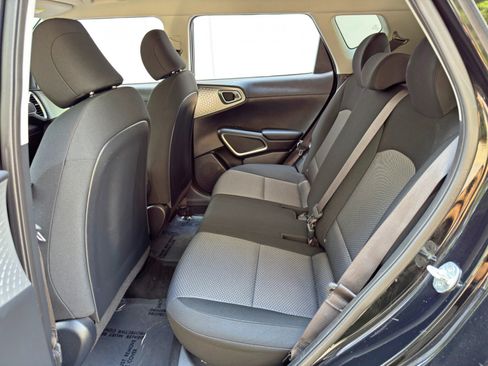 Used 2021 Kia Soul LX FWD image 31