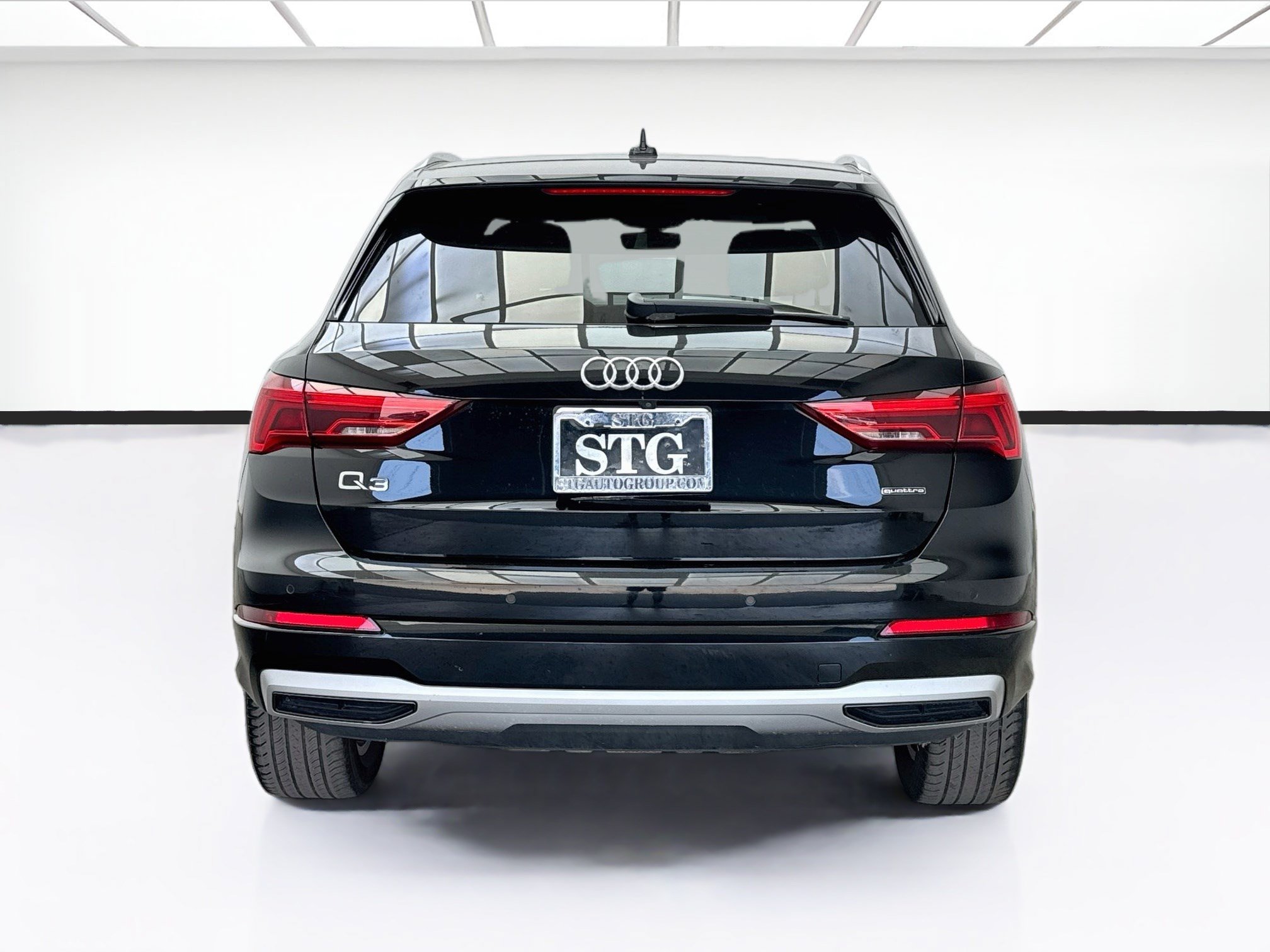 Used 2020 Audi Q3 2.0T Premium w/ Convenience Package AWD/4WD image 5