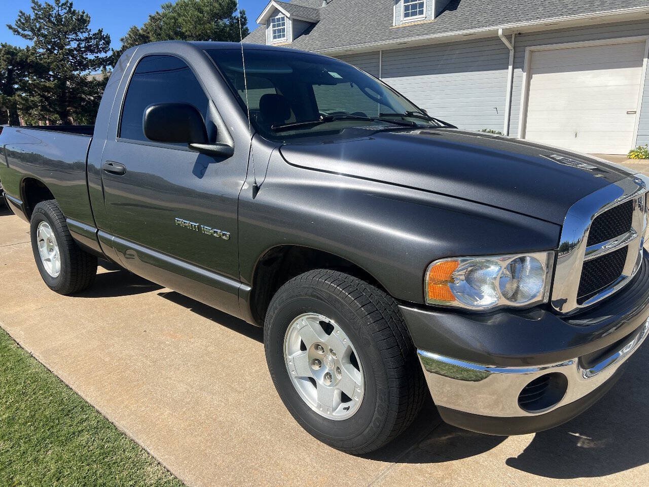 Used 2004 Dodge Ram 1500 Truck SLT RWD image 2