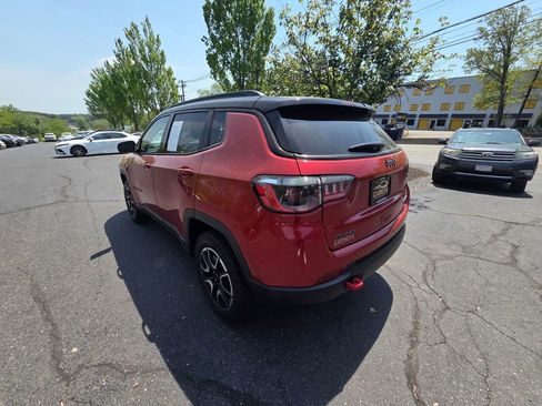 Used 2025 Jeep Compass Trailhawk AWD/4WD image 7