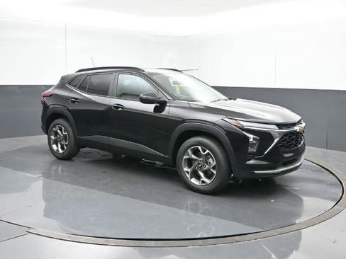 New 2026 Chevrolet Trax LT w/ Driver Confidence Package image 7