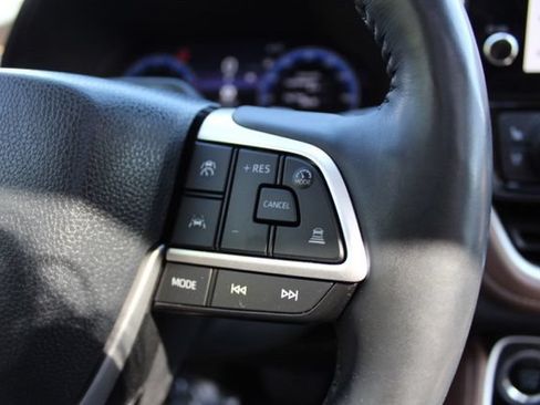 Used 2024 Toyota Grand Highlander AWD image 31