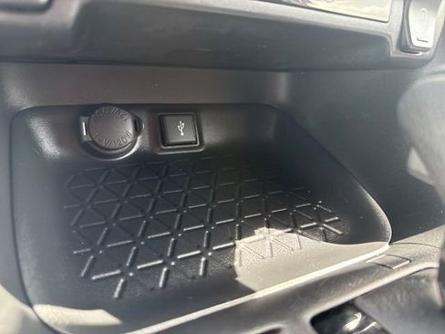 Used 2022 Toyota RAV4 XLE image 21