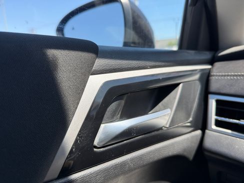 Used 2024 Mitsubishi Outlander ES FWD image 16