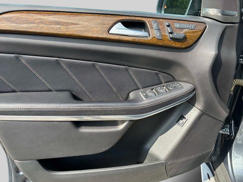 Used 2014 Mercedes-Benz GL 450 4MATIC image 24