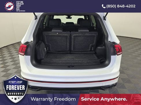 Used 2023 Volkswagen Tiguan SE R-Line FWD image 32
