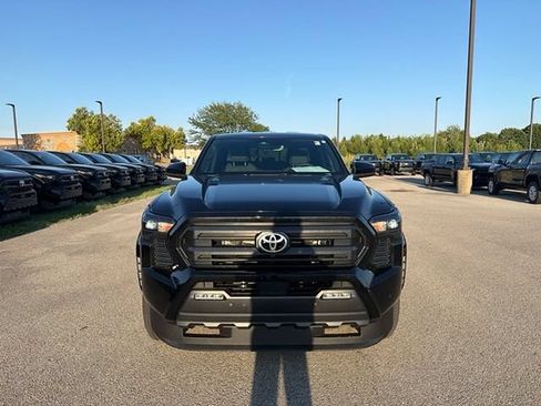Certified 2026 Toyota Tacoma SR5 AWD/4WD image 7