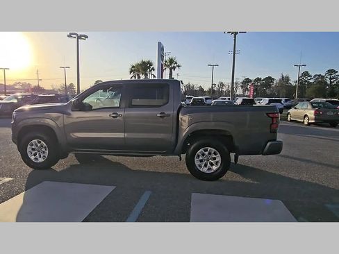 Used 2024 Nissan Frontier SV w/ Technology Package image 26