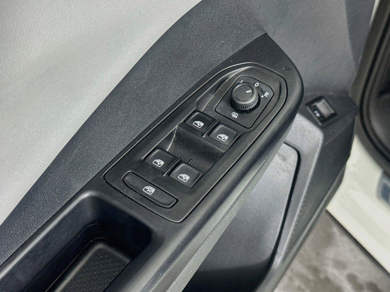 Certified 2023 Volkswagen Taos SE AWD/4WD image 17
