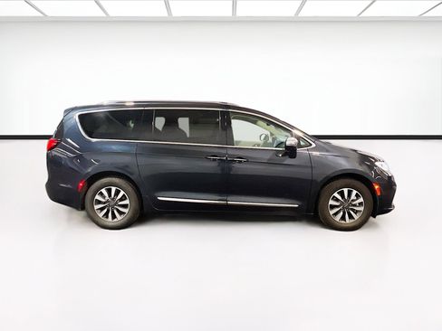 Used 2021 Chrysler Pacifica Limited w/ Premium & Safety Sphere Group FWD image 25