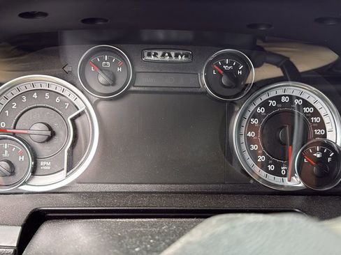 Used 2018 RAM 2500 Laramie w/ Sport Appearance Group AWD/4WD image 6
