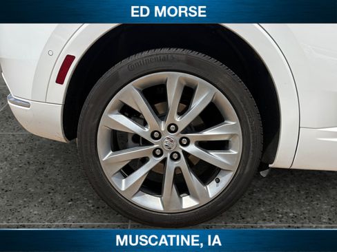 Certified 2022 Buick Envision Avenir w/ Technology Package II AWD/4WD image 11