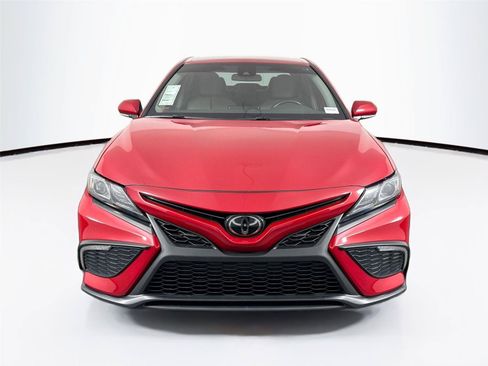 Used 2023 Toyota Camry SE FWD image 6