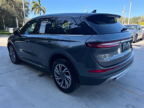 Used 2023 Lincoln Corsair Standard image 5