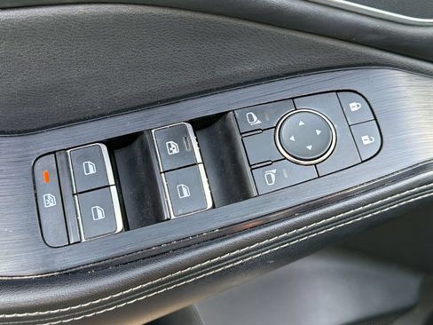 Used 2021 Nissan Rogue Platinum FWD image 23